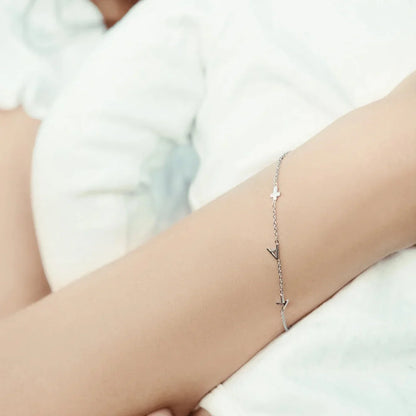 Personalisiertes Armband mit seitlichem Initial