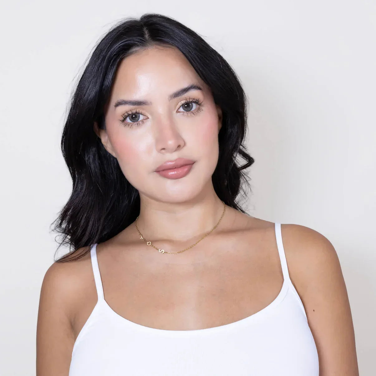 Personalisierte Halskette mit seitlichem Initial