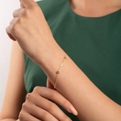 Personalisiertes Armband mit seitlichem Initial